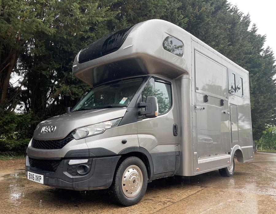 Iveco 3.5t 2 stall rear facing